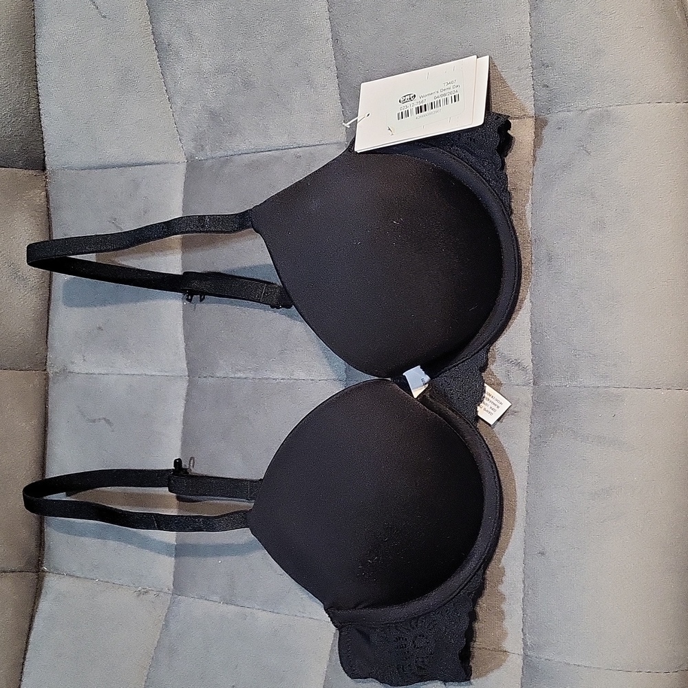 AUDEN BLACK UNDERWIRE BRA. 32A/ NWT